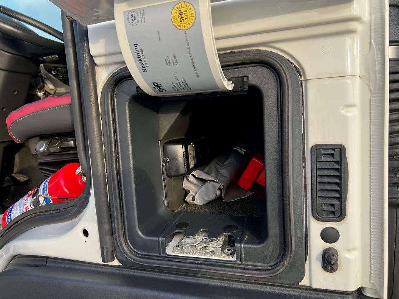 Volvo FM 330 4x2 Tipp & Kranbil, Plogutr, Kommunbil, Euro 6 2016 - Kran