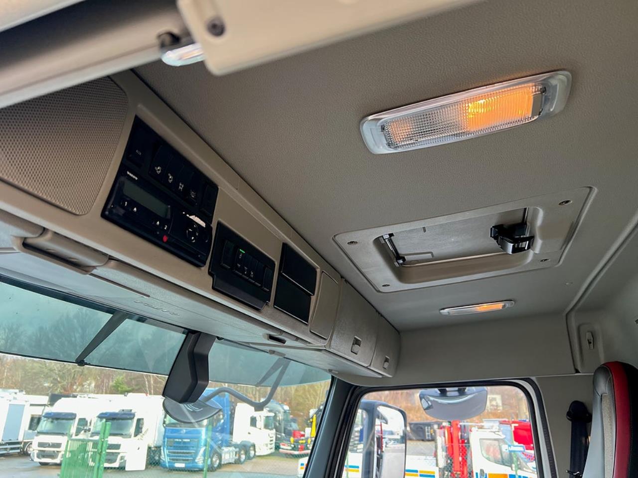 Volvo FM 330 4x2 Tipp & Kranbil, Plogutr, Kommunbil, Euro 6 2016 - Kran