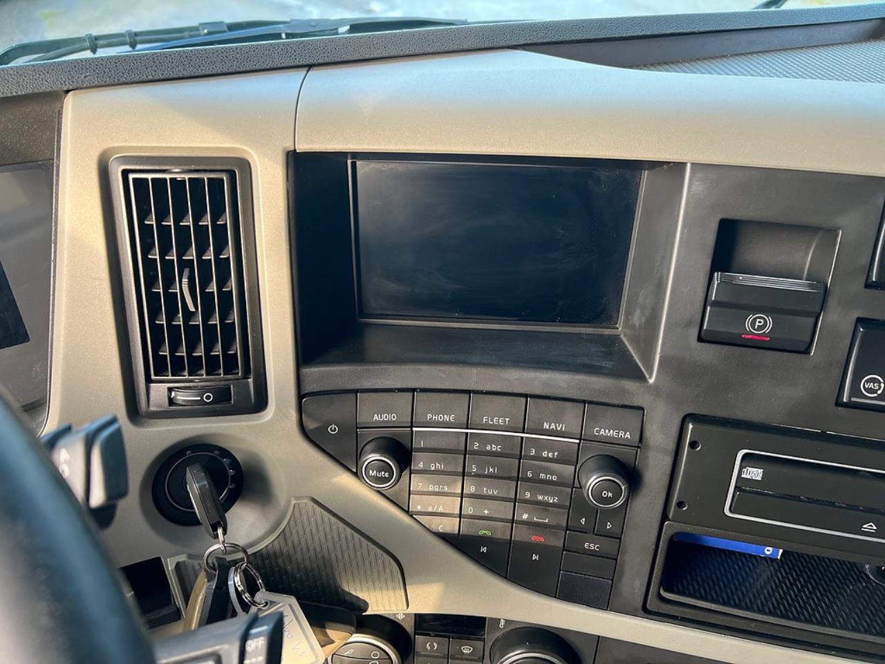 Volvo FM 330 4x2 Tipp & Kranbil, Plogutr, Kommunbil, Euro 6 2016 - Kran