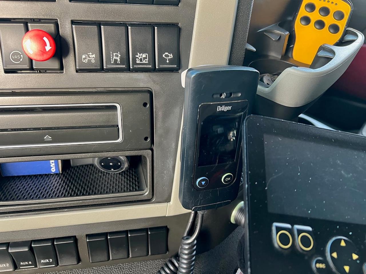 Volvo FM 330 4x2 Tipp & Kranbil, Plogutr, Kommunbil, Euro 6 2016 - Kran