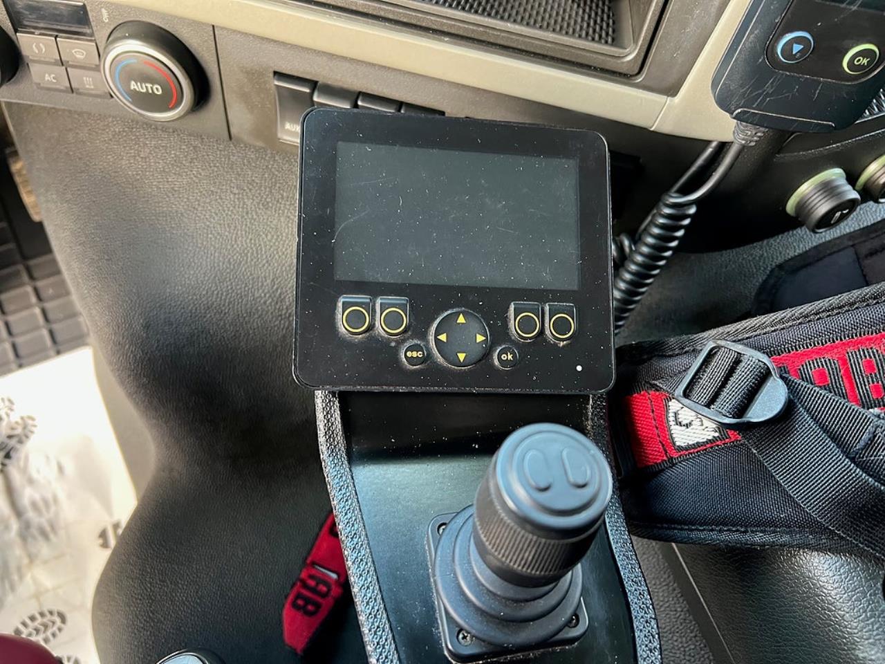 Volvo FM 330 4x2 Tipp & Kranbil, Plogutr, Kommunbil, Euro 6 2016 - Kran