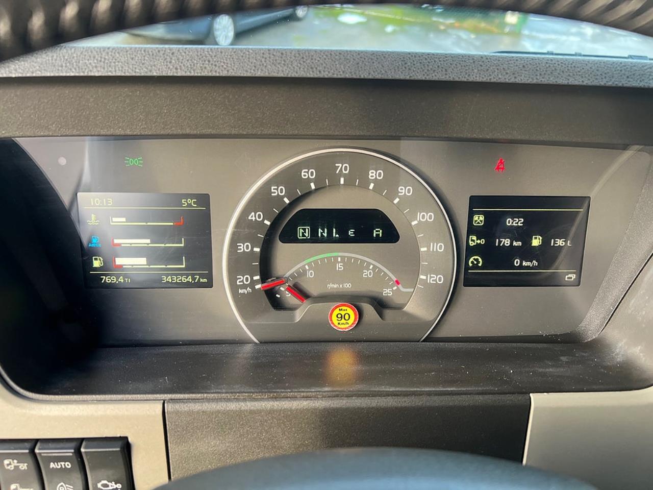 Volvo FM 330 4x2 Tipp & Kranbil, Plogutr, Kommunbil, Euro 6 2016 - Kran