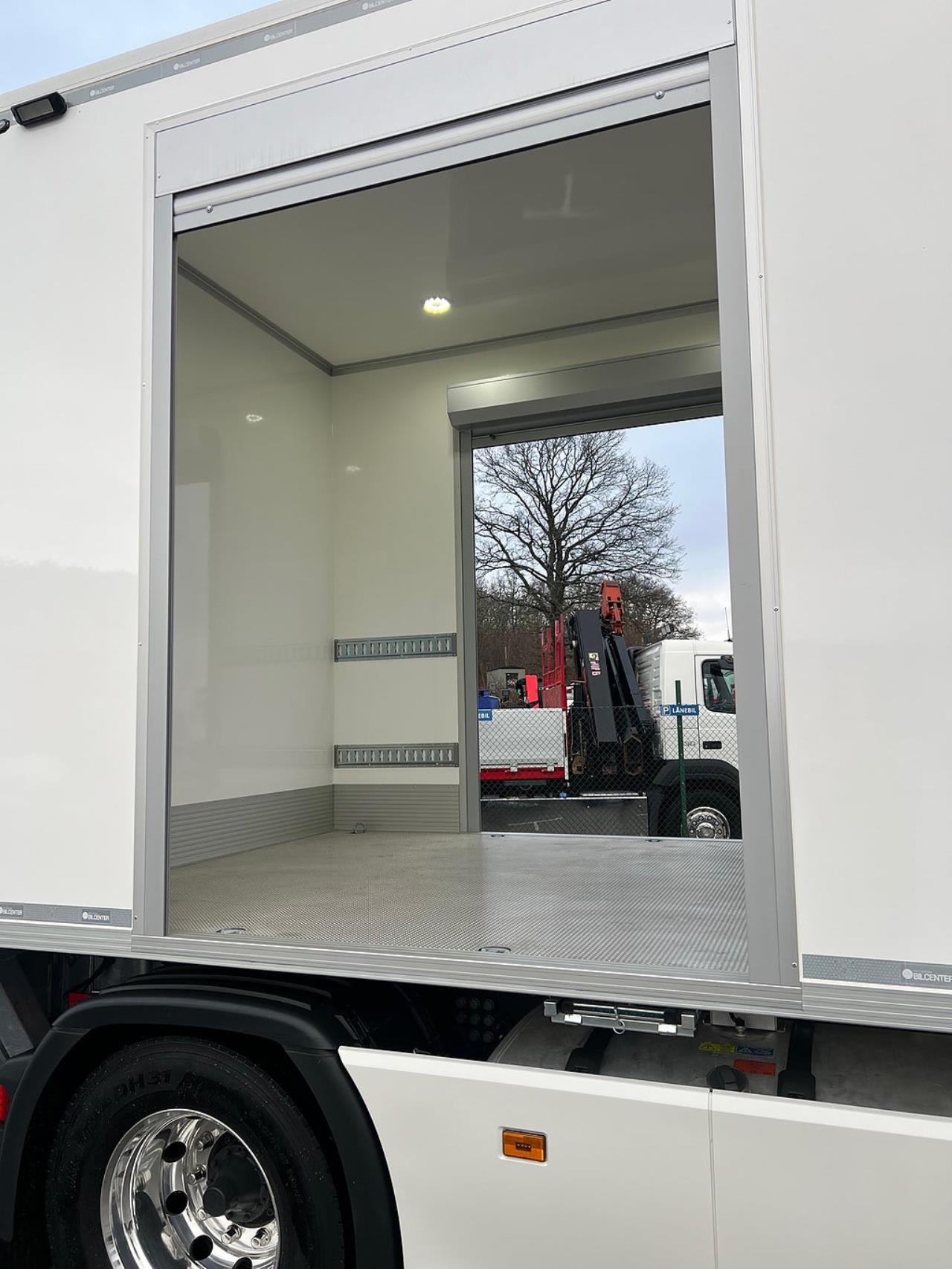 Scania R450 4x2 TMA Bil Skåp MaxiSign Online & Verdegro 2021 - Skåp