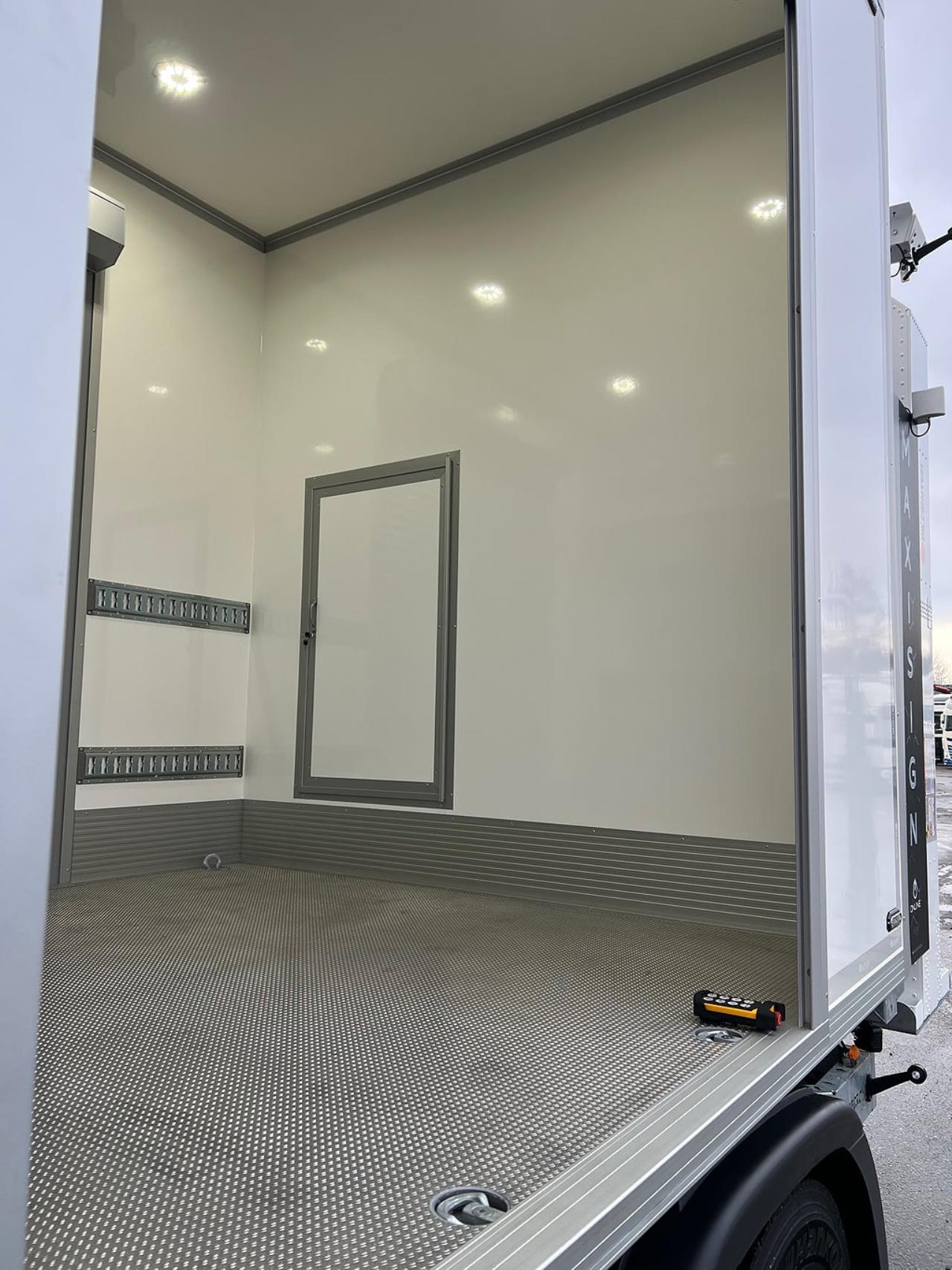 Scania R450 4x2 TMA Bil Skåp MaxiSign Online & Verdegro 2021 - Skåp