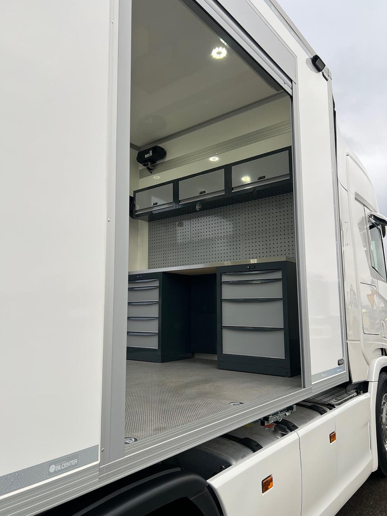 Scania R450 4x2 TMA Bil Skåp MaxiSign Online & Verdegro 2021 - Skåp