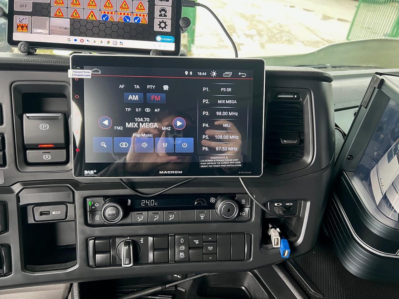 Scania R450 4x2 TMA Bil Skåp MaxiSign Online & Verdegro 2021 - Skåp