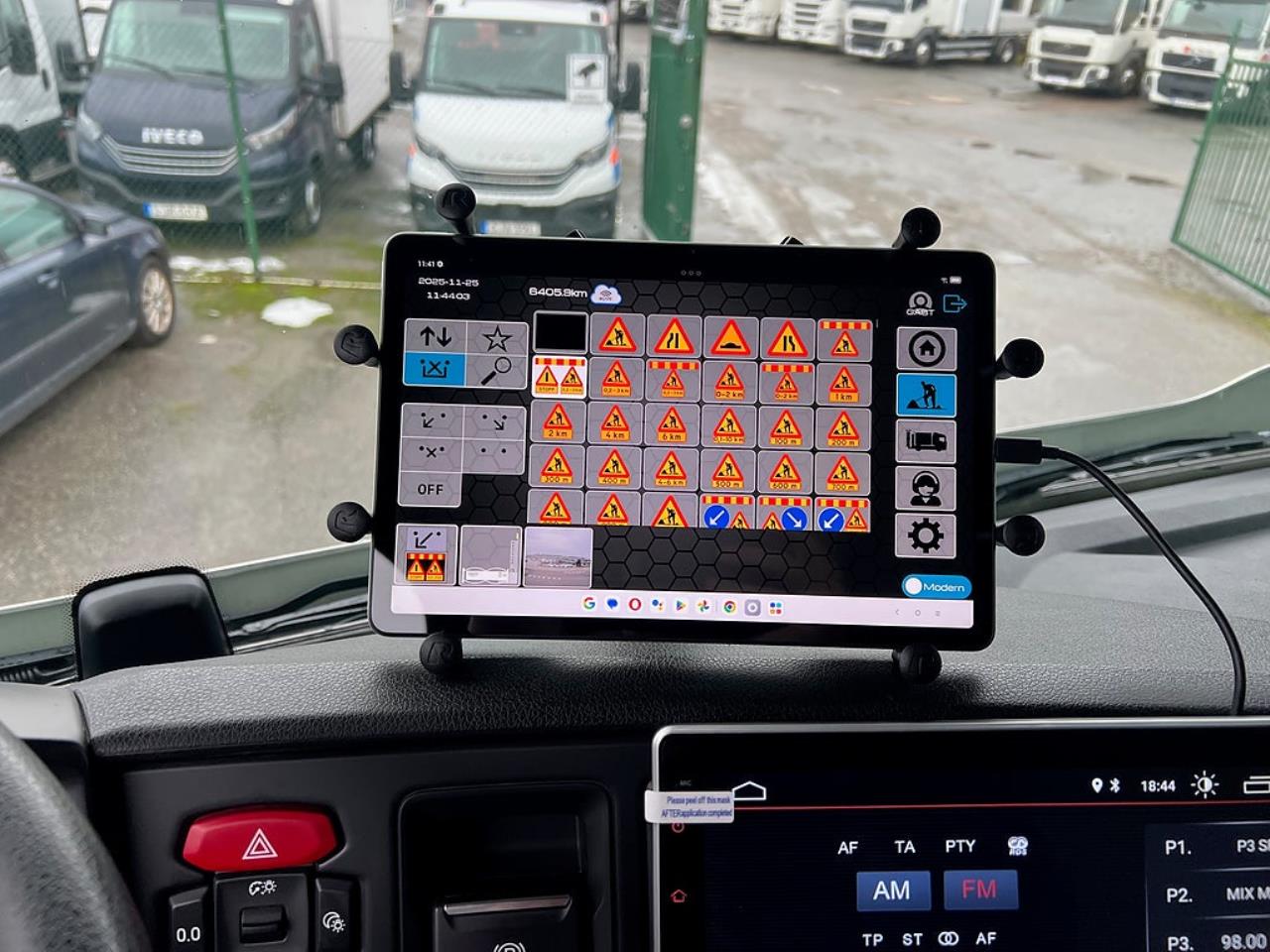 Scania R450 4x2 TMA Bil Skåp MaxiSign Online & Verdegro 2021 - Skåp