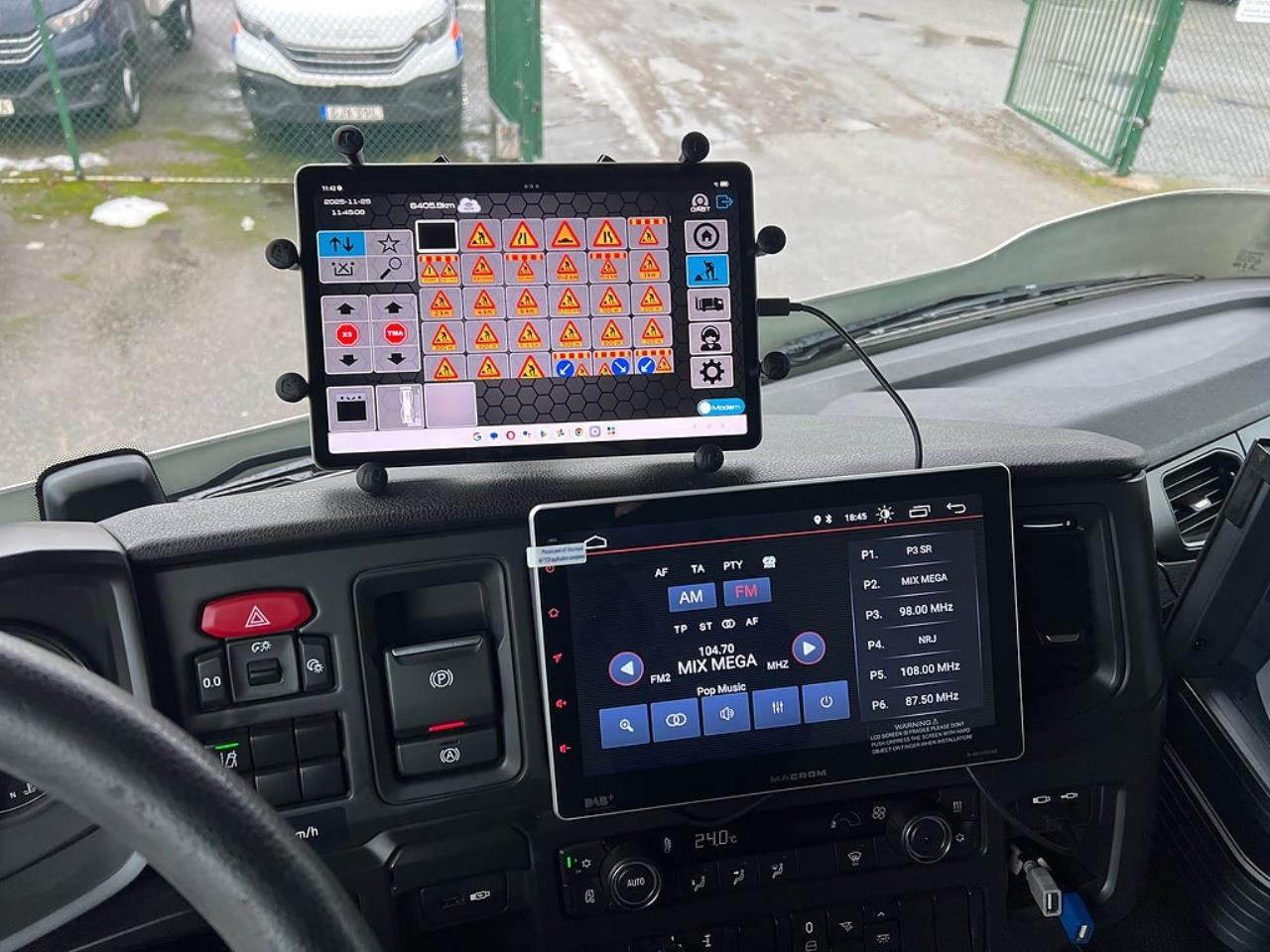 Scania R450 4x2 TMA Bil Skåp MaxiSign Online & Verdegro 2021 - Skåp