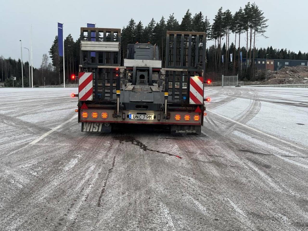 PK Trailerteknik 3axl 2023 - Maskin