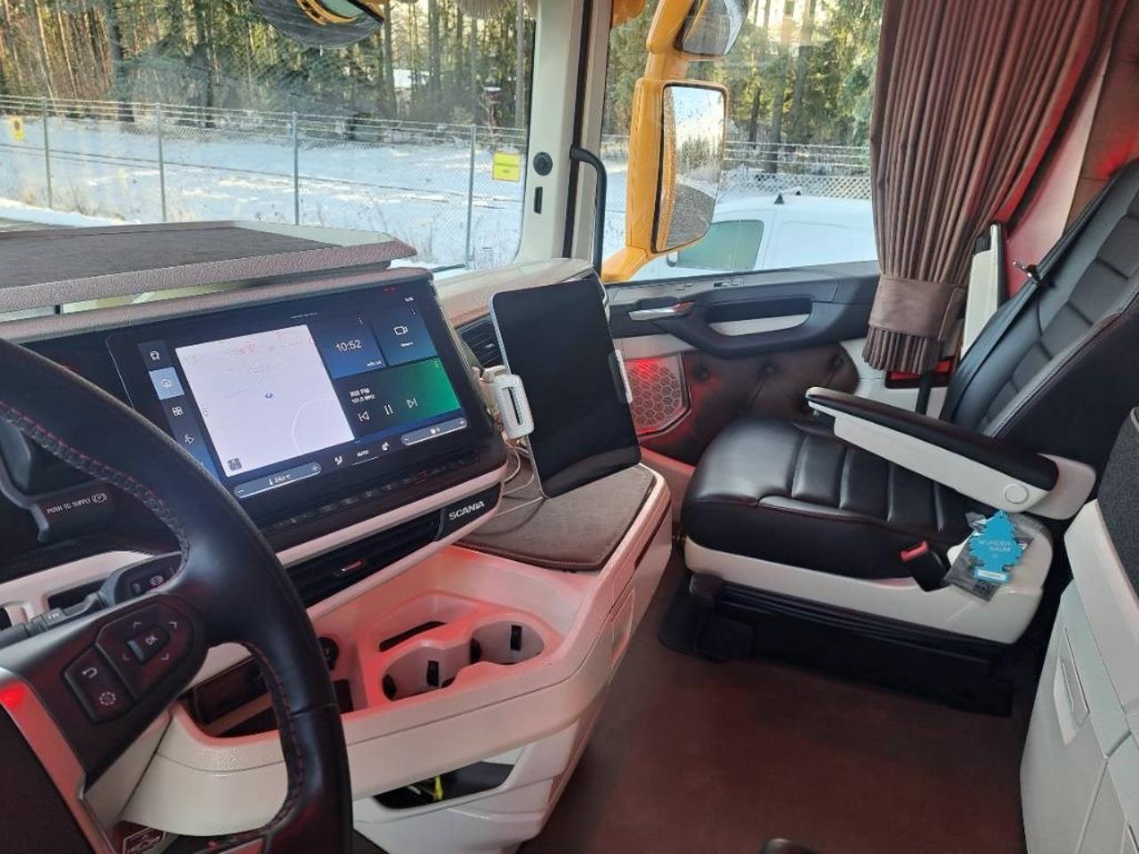 Scania S590B6X2*4NB FlisEkipage 2024 - Flis