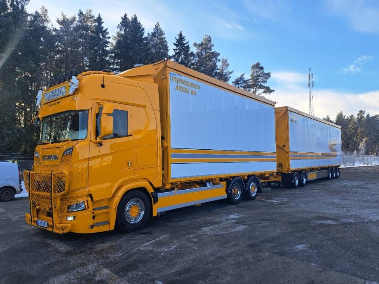 Scania S590B6X2*4NB FlisEkipage 2024 - Flis