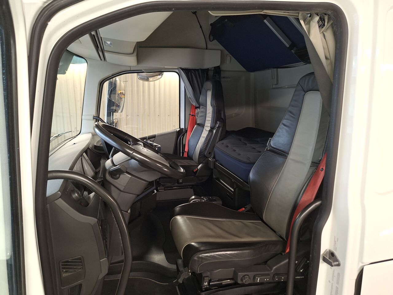 Volvo FH 6x2 Dragbil 2023 - Dragbil