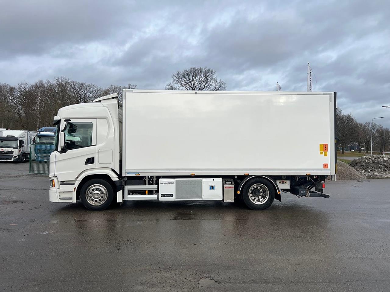 Scania P320 4x2 Kyl/Frysbil, Korridorbil, *5000 Mil* 2021 - Övrigt