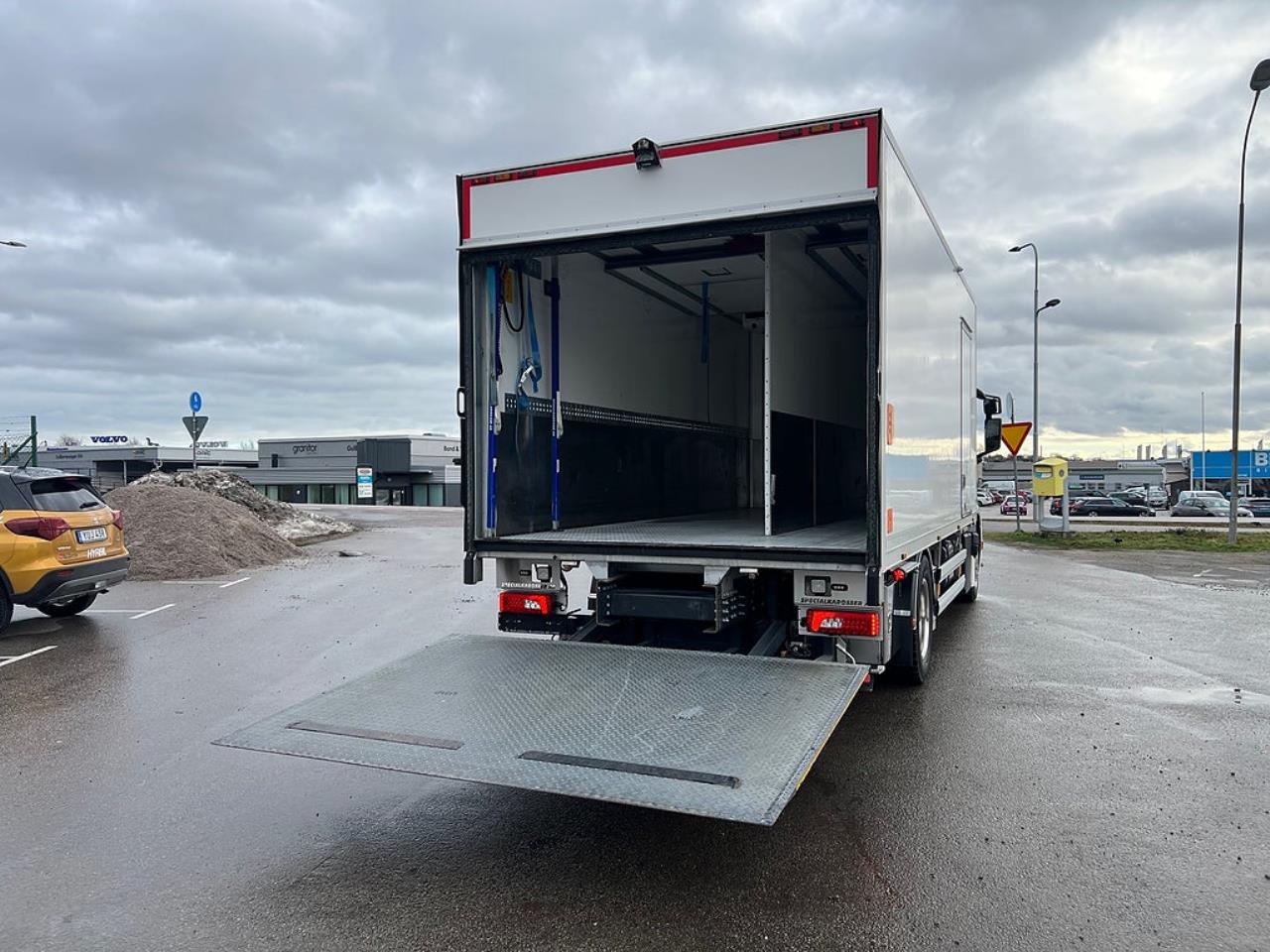 Scania P320 4x2 Kyl/Frysbil, Korridorbil, *5000 Mil* 2021 - Övrigt