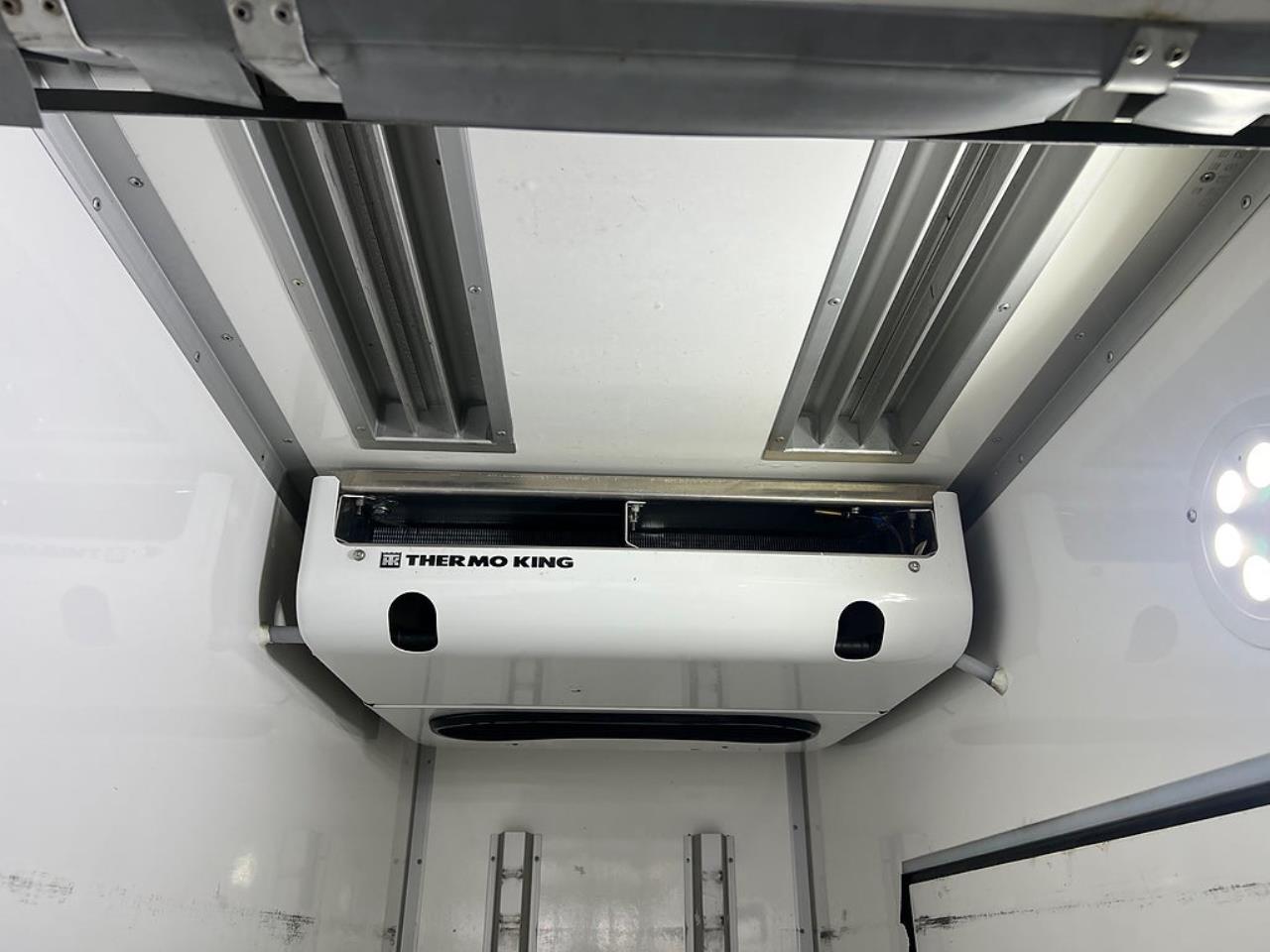 Scania P320 4x2 Kyl/Frysbil, Korridorbil, *5000 Mil* 2021 - Övrigt