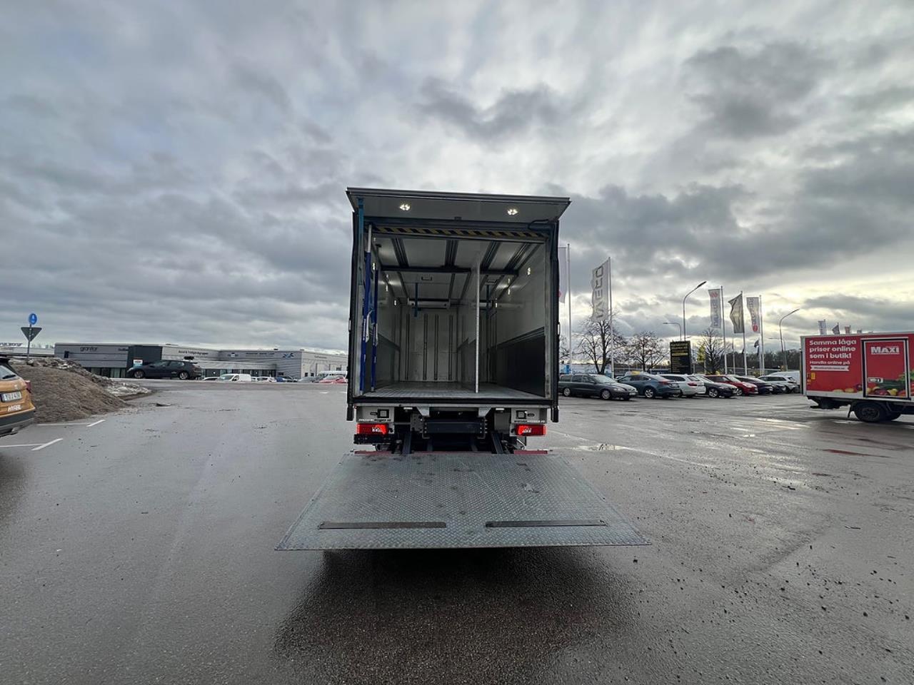 Scania P320 4x2 Kyl/Frysbil, Korridorbil, *5000 Mil* 2021 - Övrigt