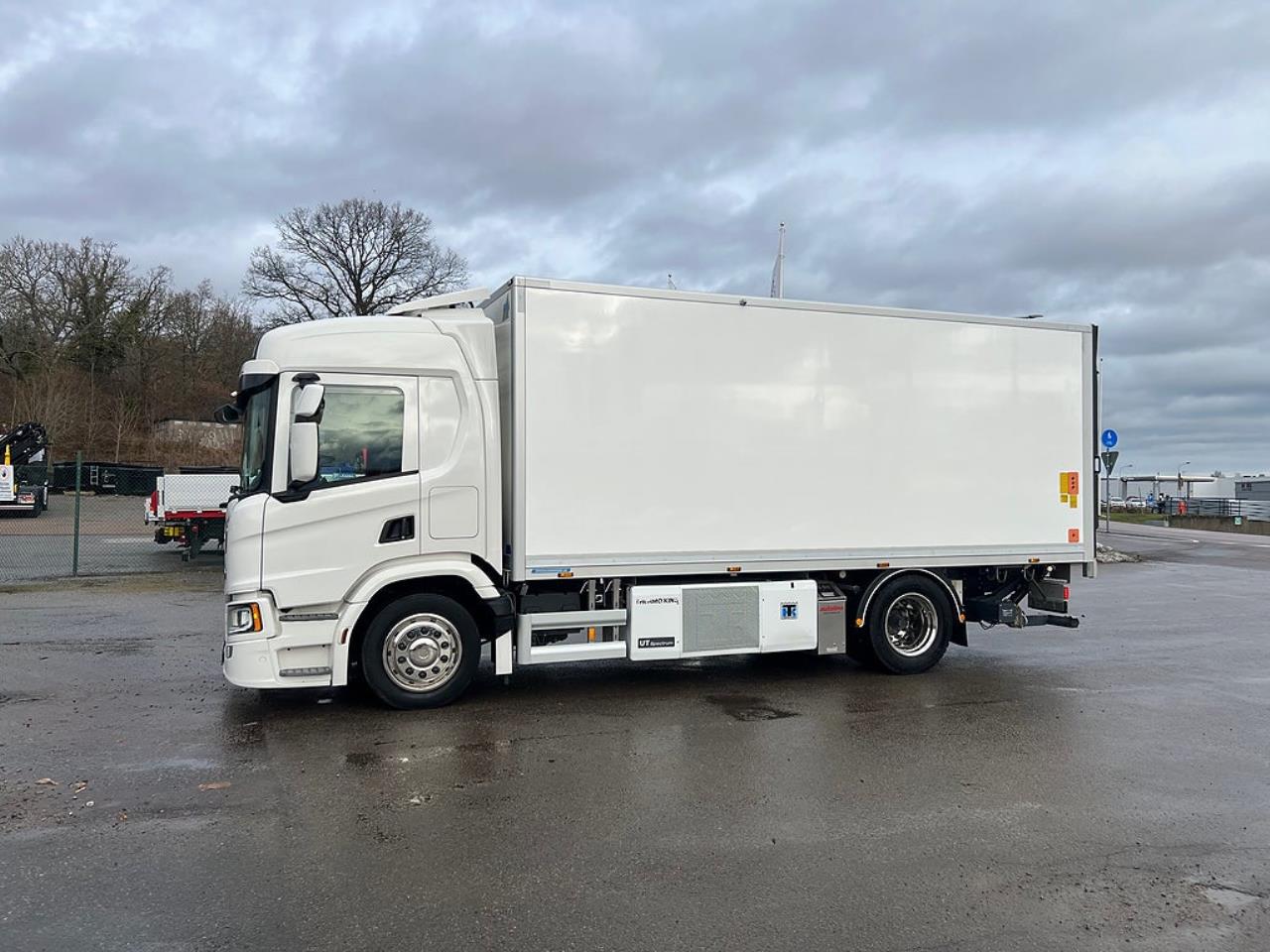 Scania P320 4x2 Kyl/Frysbil, Korridorbil, *5000 Mil* 2021 - Övrigt