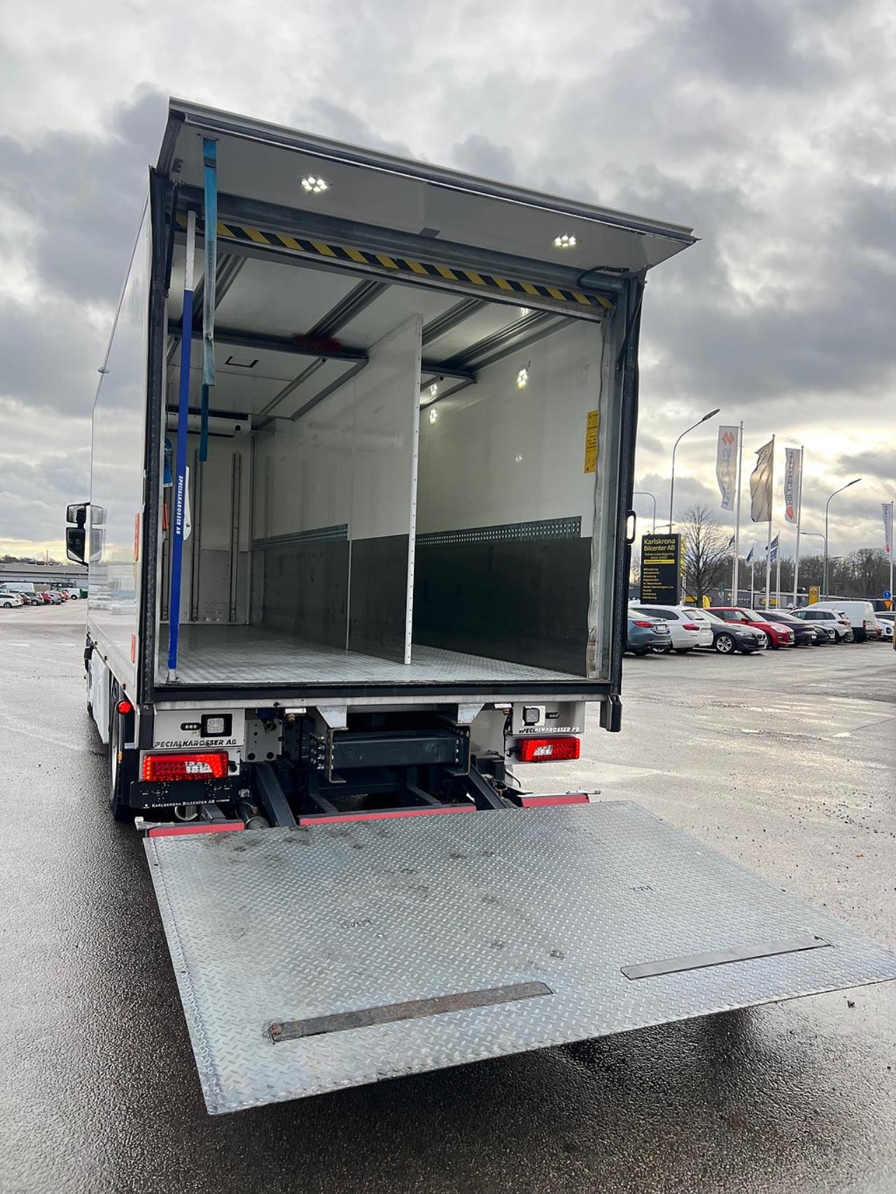 Scania P320 4x2 Kyl/Frysbil, Korridorbil, *5000 Mil* 2021 - Övrigt