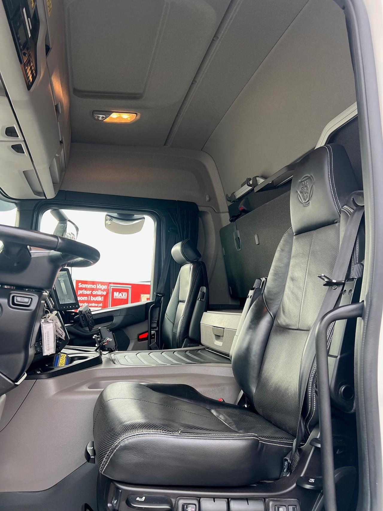 Scania P320 4x2 Kyl/Frysbil, Korridorbil, *5000 Mil* 2021 - Övrigt