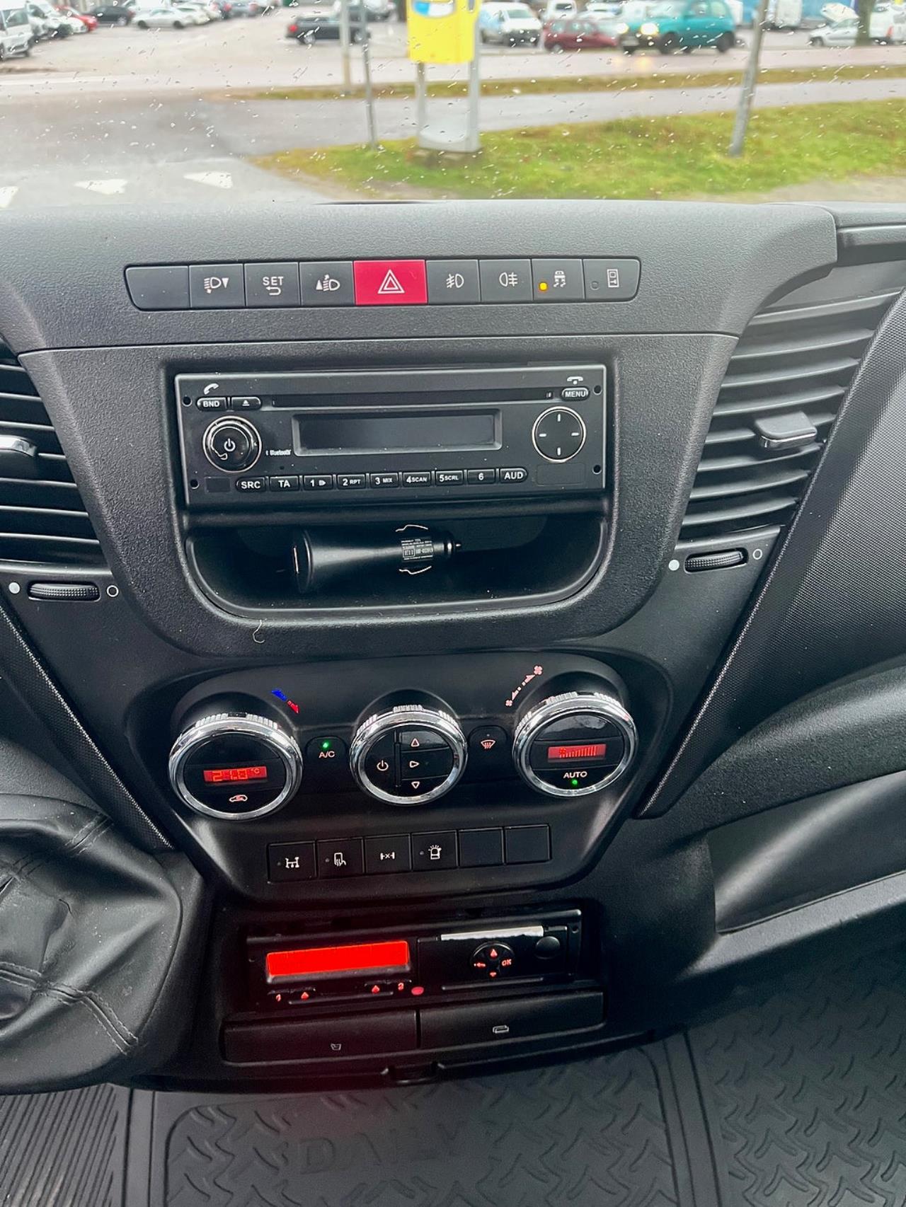 Iveco Daily 70C17 4x2 Flakbil Euro 6 2014 - Övrigt