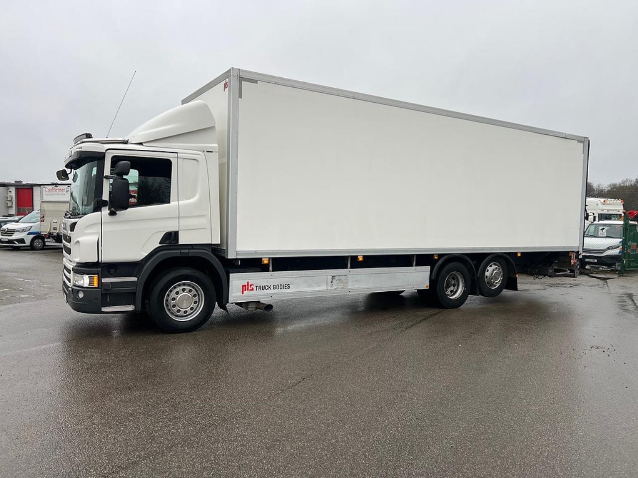 Scania P320 6x2*4 Skåpbil 24 Pallars, Långt Skåp  2014 - Skåp