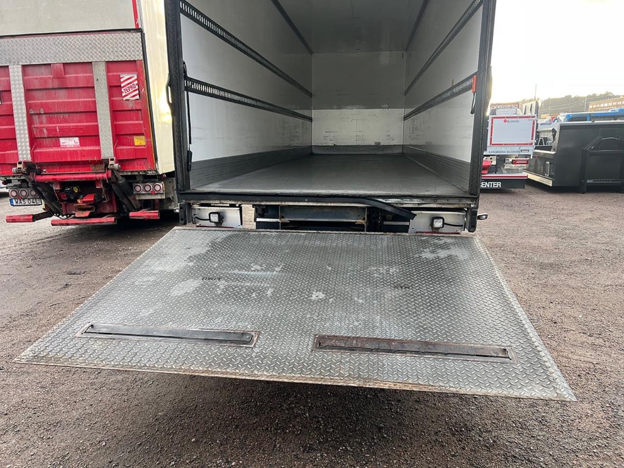 Scania P320 6x2*4 Skåpbil 24 Pallars, Långt Skåp  2014 - Skåp