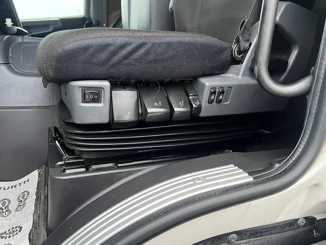 Scania P320 6x2*4 Skåpbil 24 Pallars, Långt Skåp  2014 - Skåp