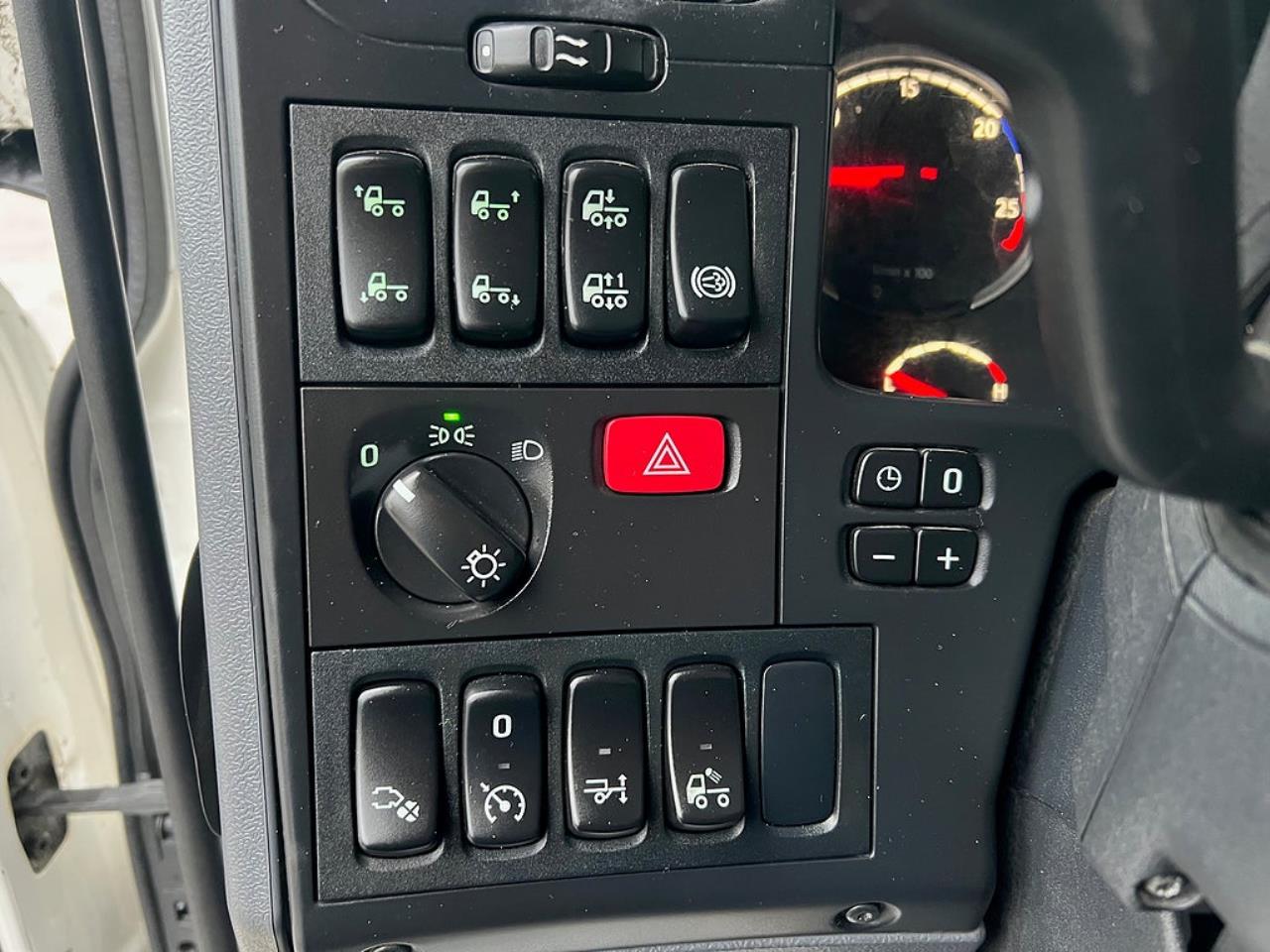 Scania P320 6x2*4 Skåpbil 24 Pallars, Långt Skåp  2014 - Skåp