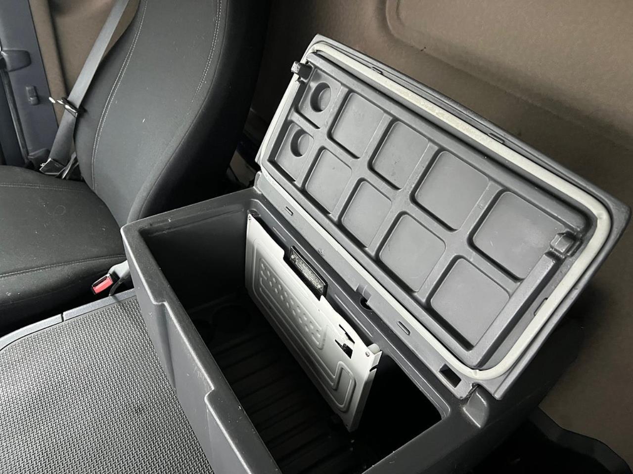 Scania P320 6x2*4 Skåpbil 24 Pallars, Långt Skåp  2014 - Skåp