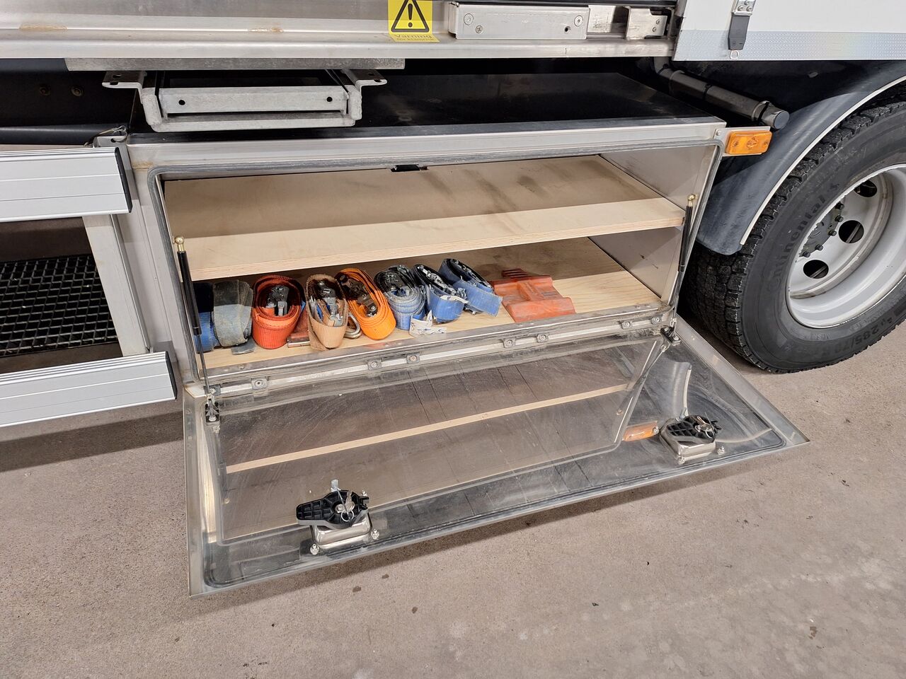 Vovlo FL 4x2 Skåp 2022 - Skåp