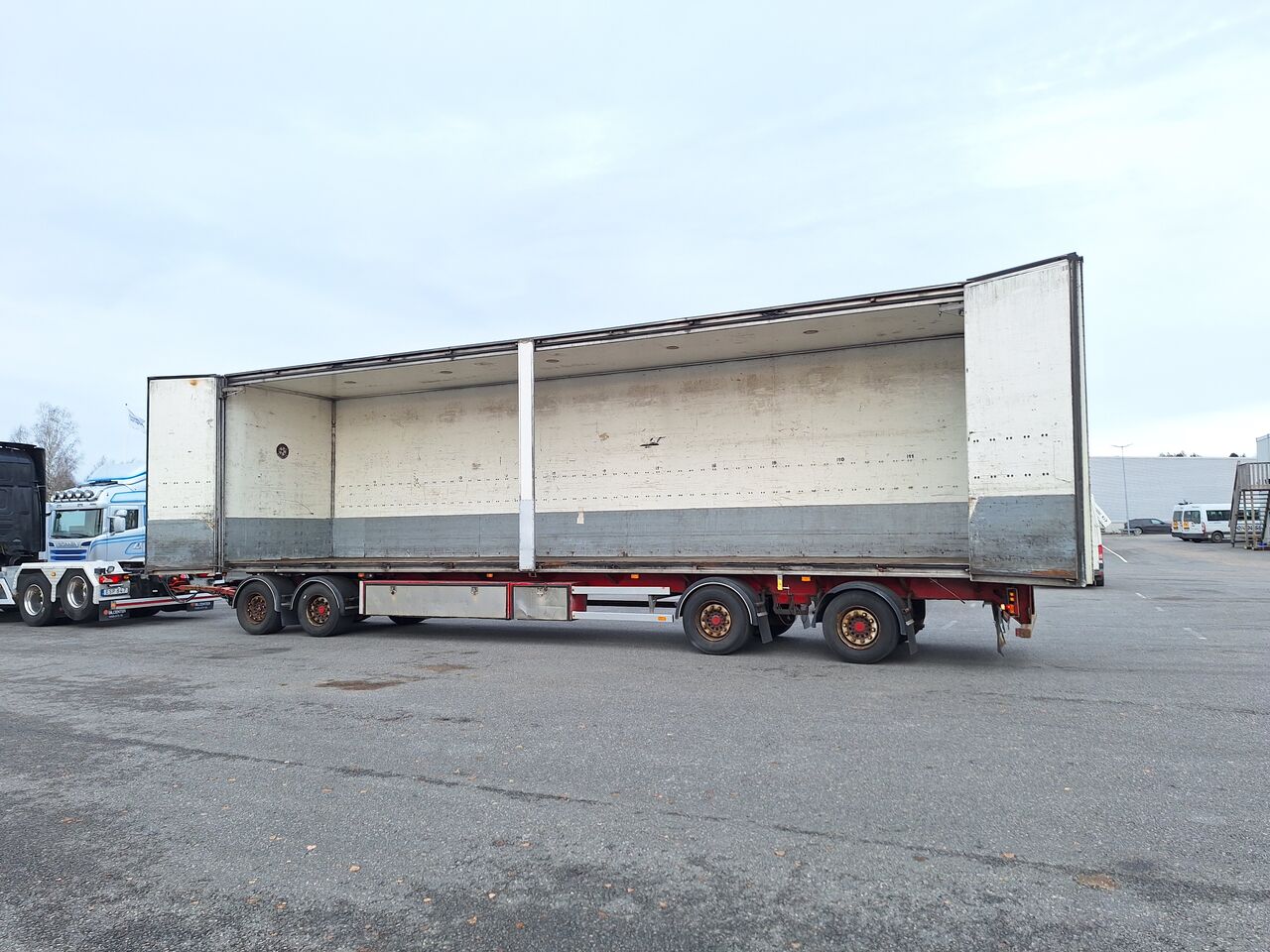 VAK 4-axl Skåpsläp 2005 - Skåp