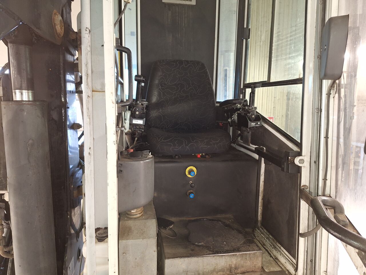 Volvo FH 6x4 Timmerbil med Kran 2019 - Timmer