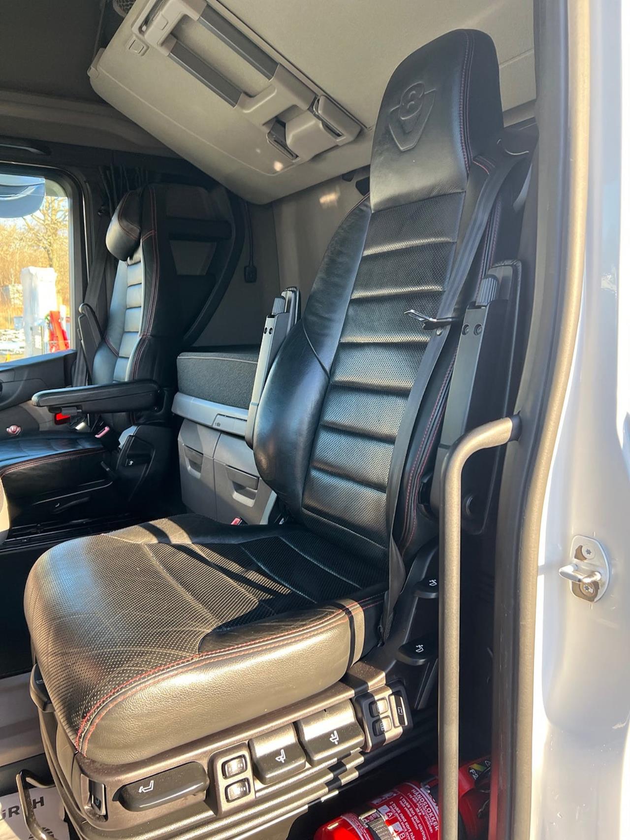 Scania R660 V8 6x4 Dragbil Tandem Lyftbar Axel  2022 - Dragbil