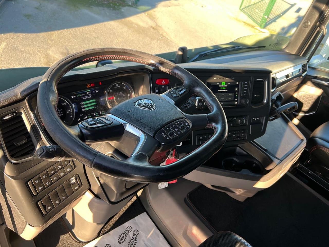 Scania R660 V8 6x4 Dragbil Tandem Lyftbar Axel  2022 - Dragbil