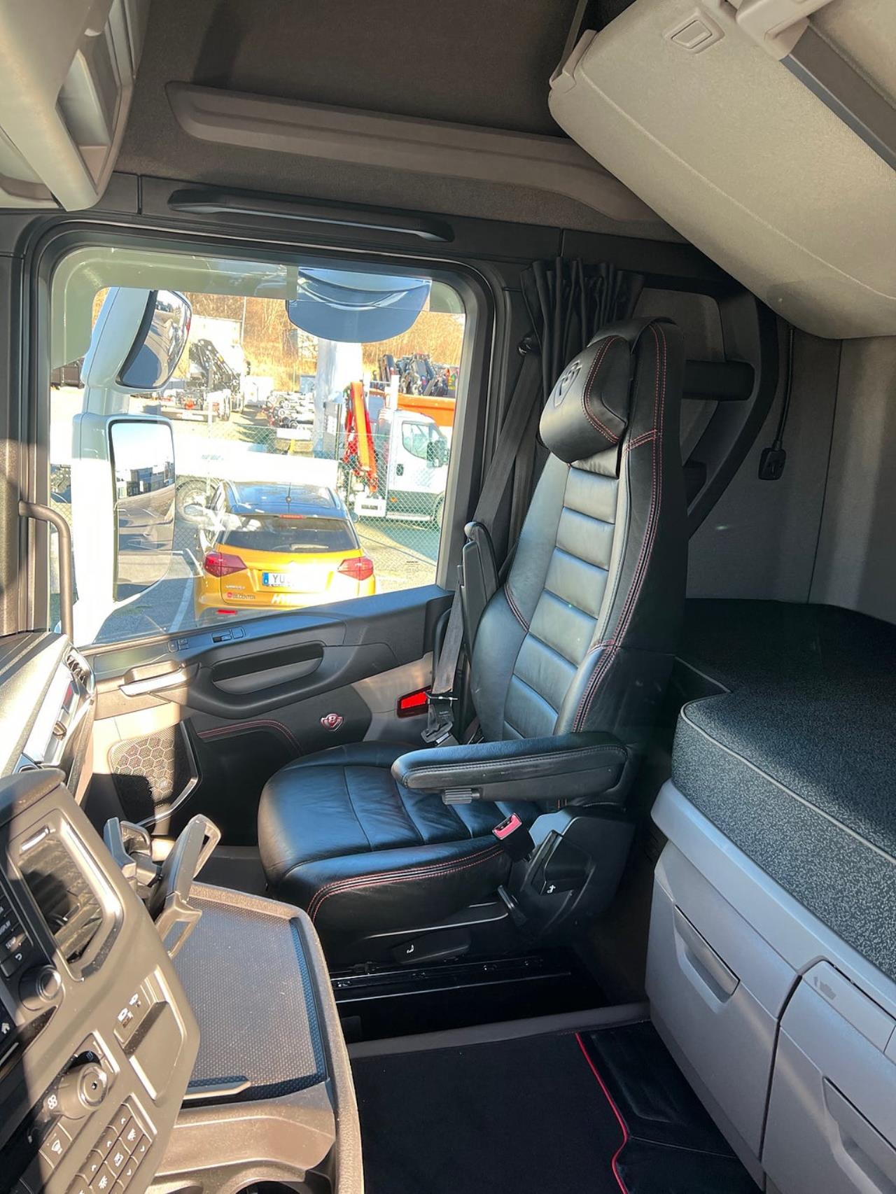 Scania R660 V8 6x4 Dragbil Tandem Lyftbar Axel  2022 - Dragbil