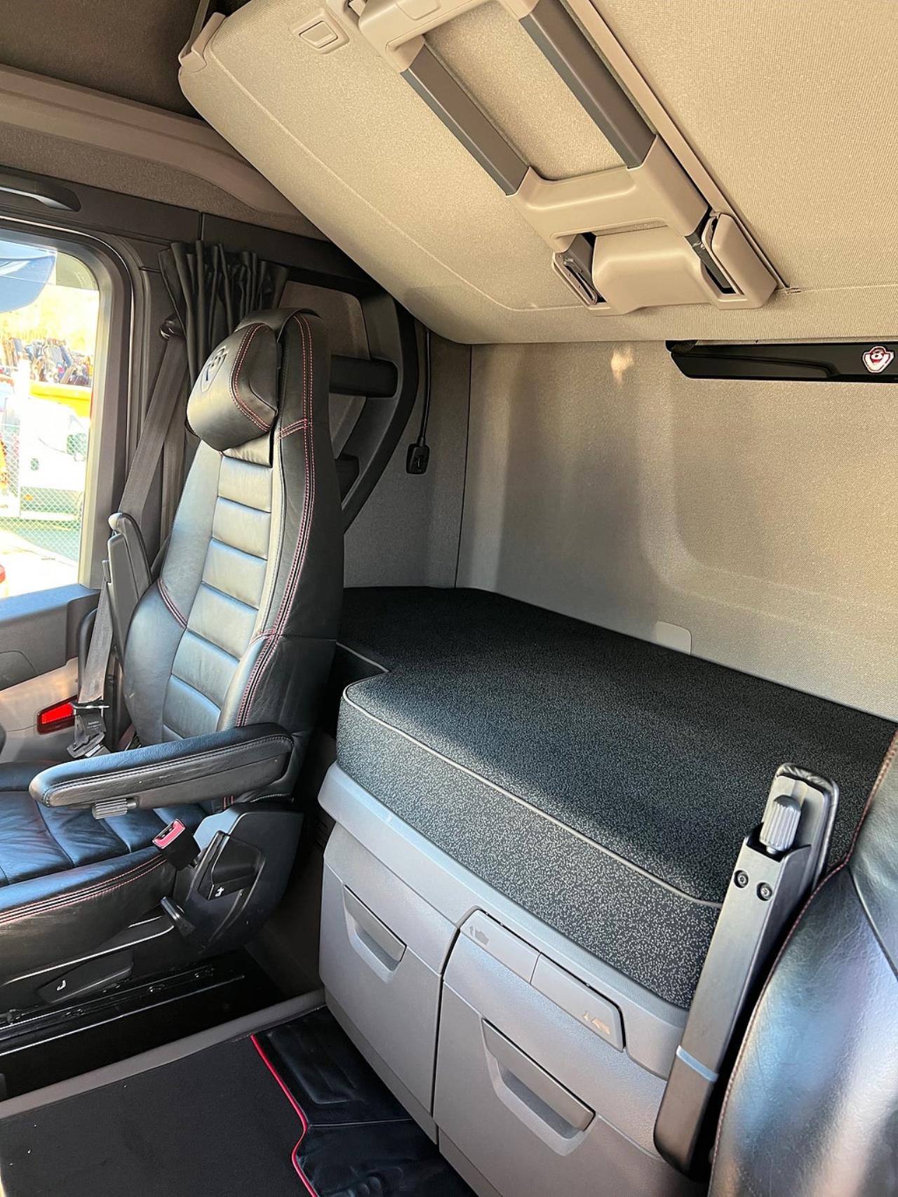 Scania R660 V8 6x4 Dragbil Tandem Lyftbar Axel  2022 - Dragbil