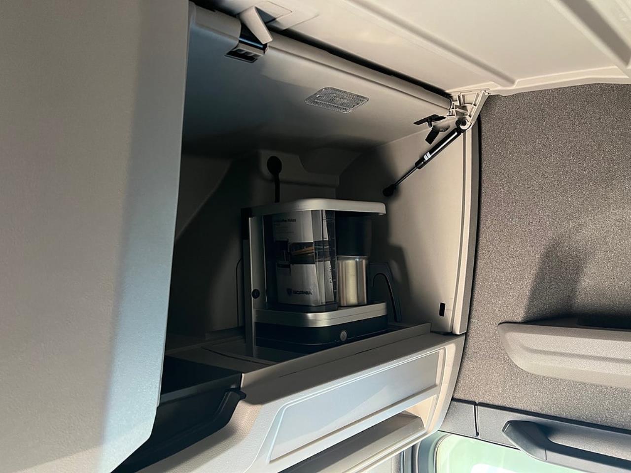 Scania R660 V8 6x4 Dragbil Tandem Lyftbar Axel  2022 - Dragbil