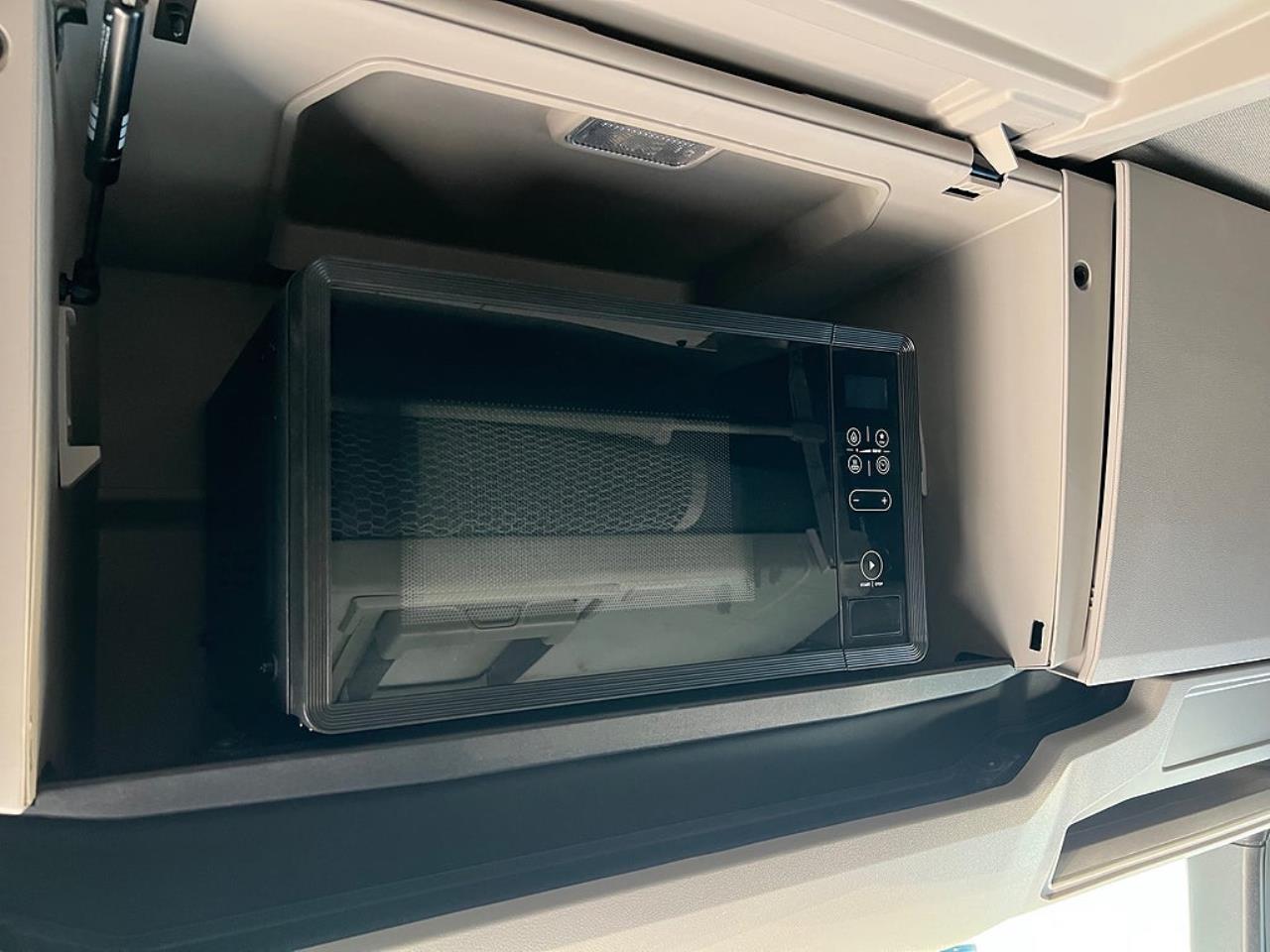 Scania R660 V8 6x4 Dragbil Tandem Lyftbar Axel  2022 - Dragbil