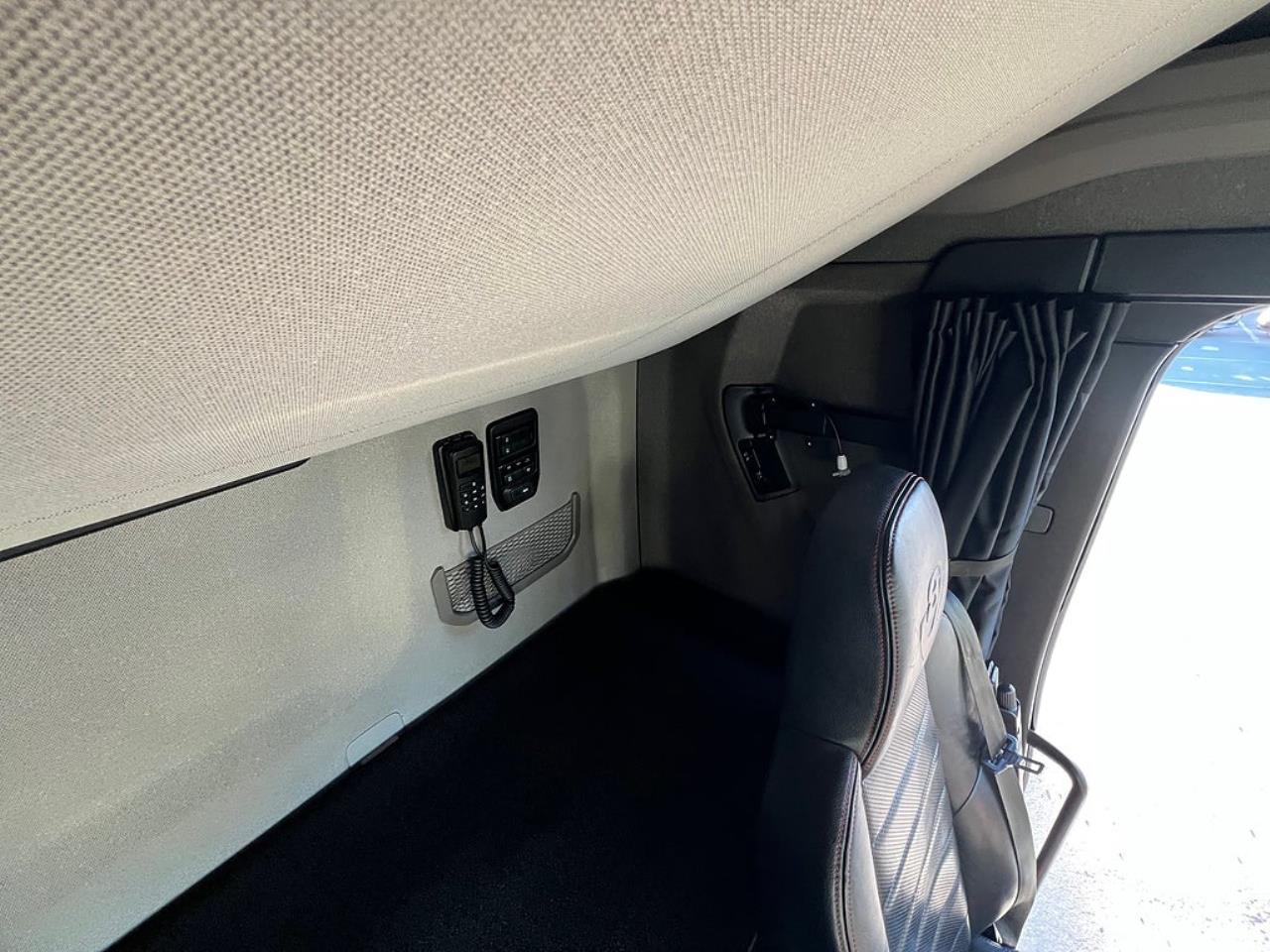 Scania R660 V8 6x4 Dragbil Tandem Lyftbar Axel  2022 - Dragbil