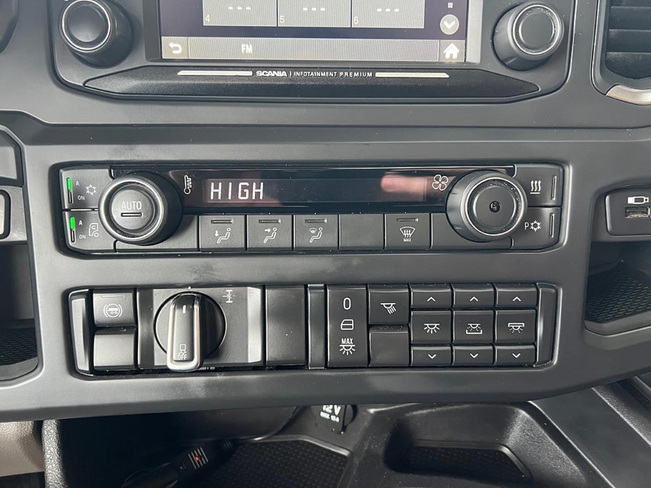 Scania S500 4x2 TMA Bil Sk&aring;p MaxiSign Online & Verdegro 2021 - Sk&aring;p