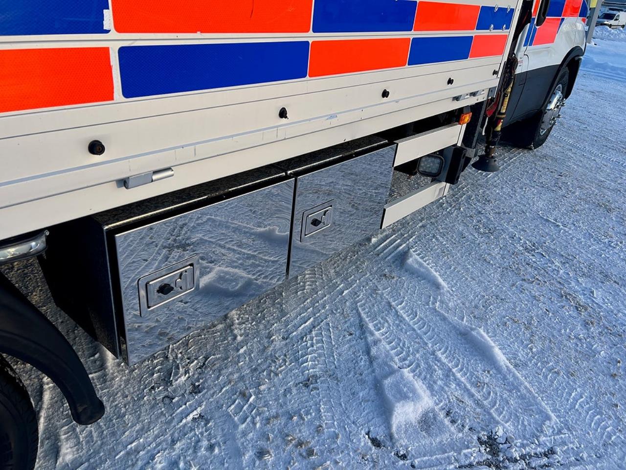 Iveco Daily 72C17 4x2 Kranbil MKT Extra Utrustning Euro 6 2017 - Kran