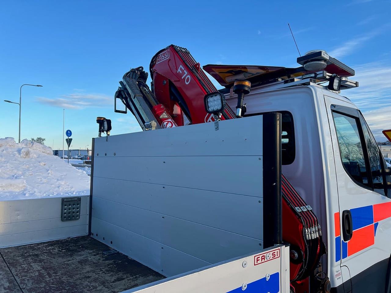 Iveco Daily 72C17 4x2 Kranbil MKT Extra Utrustning Euro 6 2017 - Kran