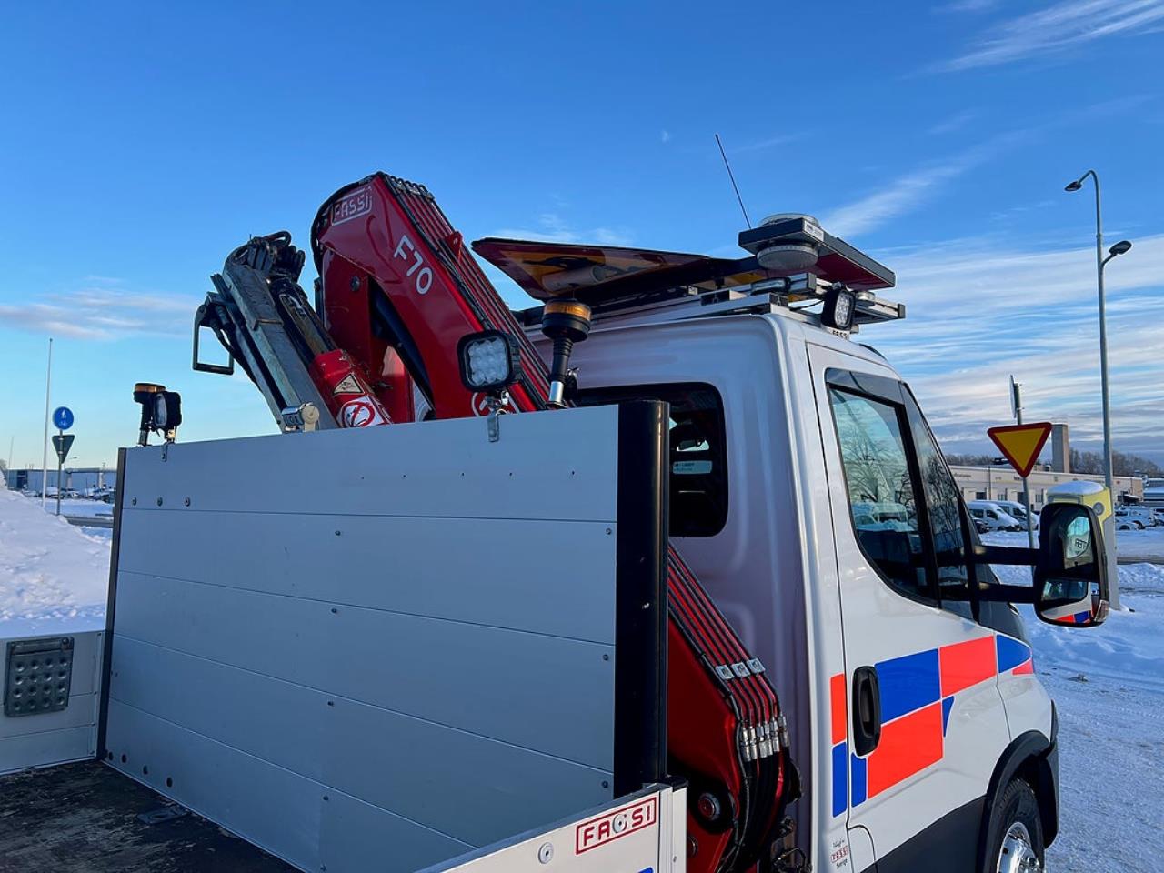 Iveco Daily 72C17 4x2 Kranbil MKT Extra Utrustning Euro 6 2017 - Kran