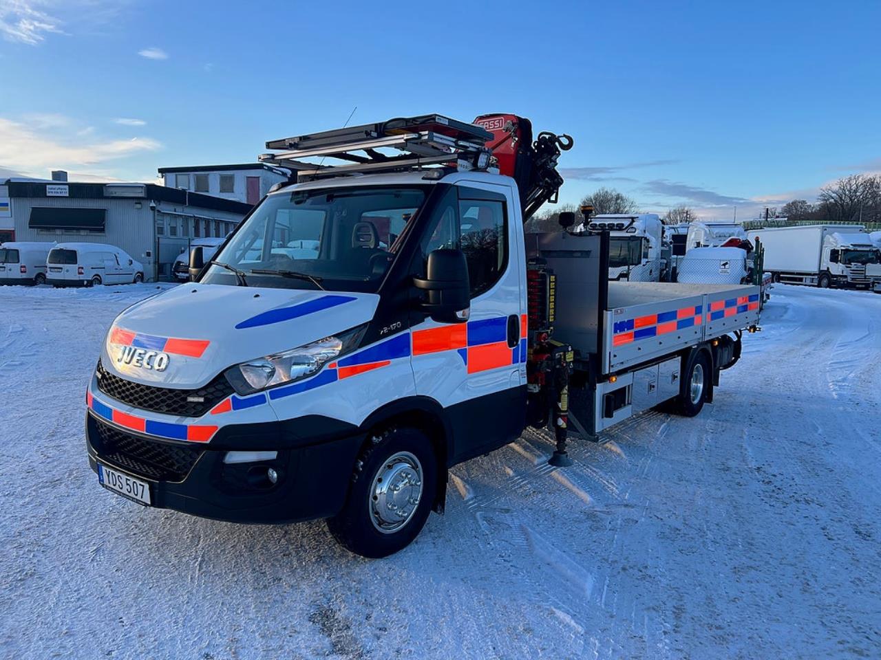 Iveco Daily 72C17 4x2 Kranbil MKT Extra Utrustning Euro 6 2017 - Kran