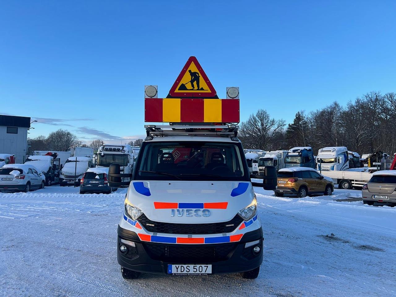 Iveco Daily 72C17 4x2 Kranbil MKT Extra Utrustning Euro 6 2017 - Kran