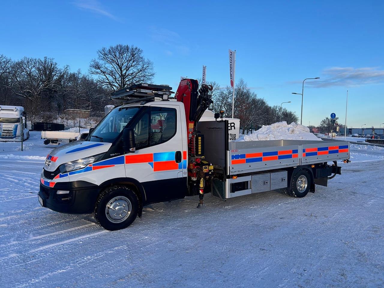 Iveco Daily 72C17 4x2 Kranbil MKT Extra Utrustning Euro 6 2017 - Kran