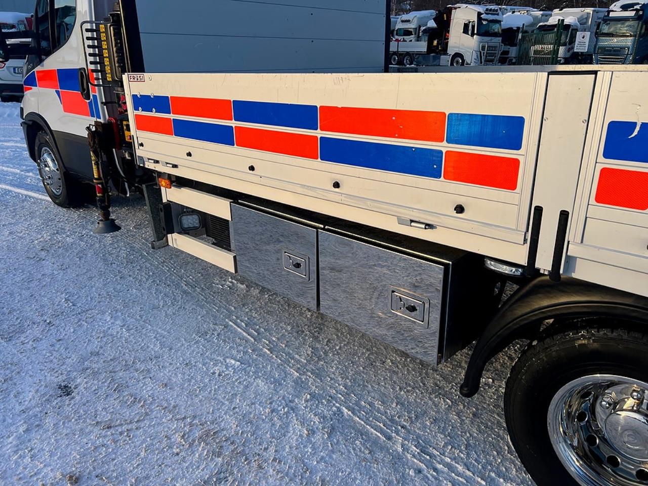 Iveco Daily 72C17 4x2 Kranbil MKT Extra Utrustning Euro 6 2017 - Kran