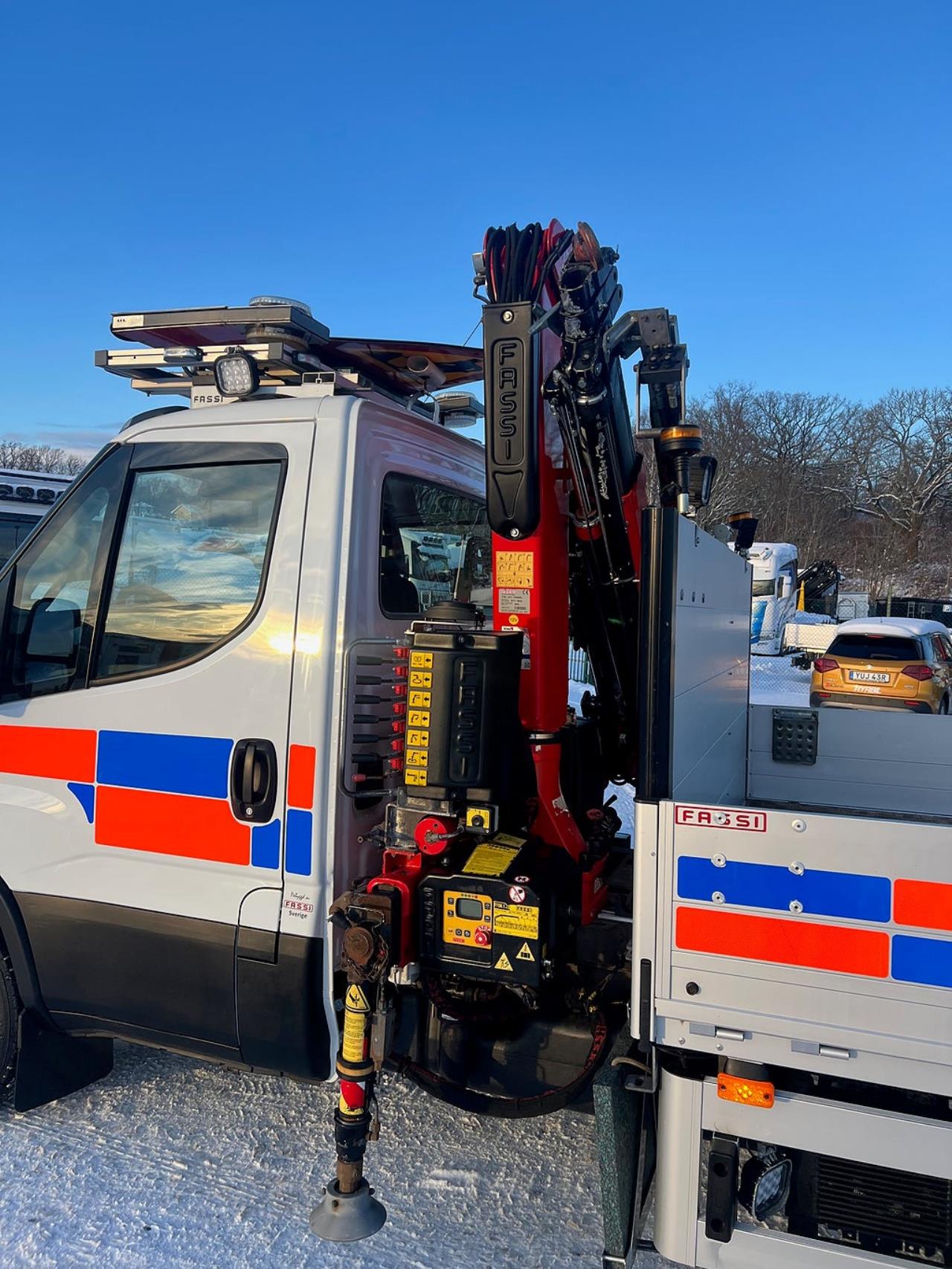 Iveco Daily 72C17 4x2 Kranbil MKT Extra Utrustning Euro 6 2017 - Kran