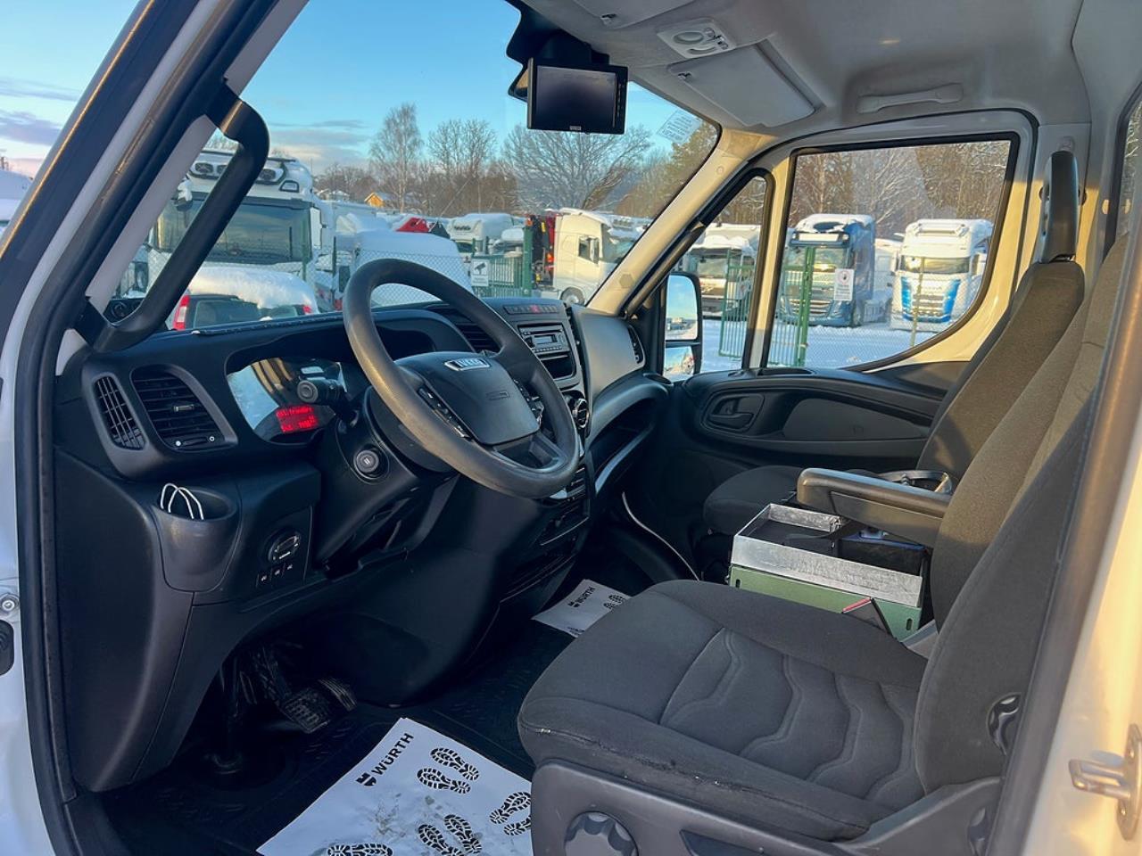 Iveco Daily 72C17 4x2 Kranbil MKT Extra Utrustning Euro 6 2017 - Kran