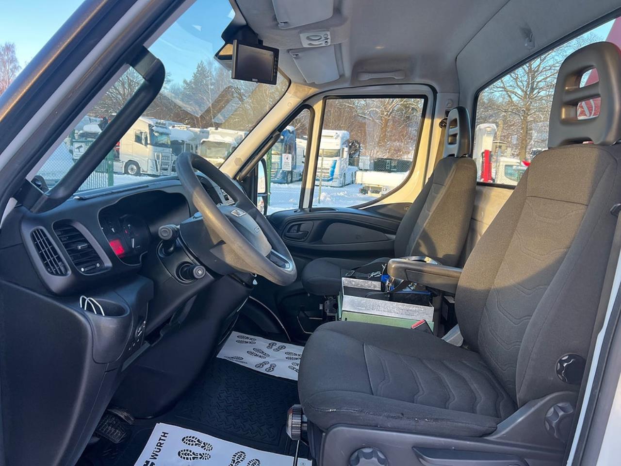 Iveco Daily 72C17 4x2 Kranbil MKT Extra Utrustning Euro 6 2017 - Kran